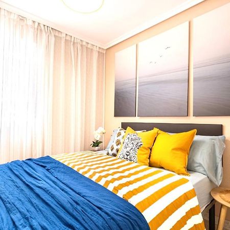 Apartamento A 3 Minutos De La Playa Torrevieja Bagian luar foto