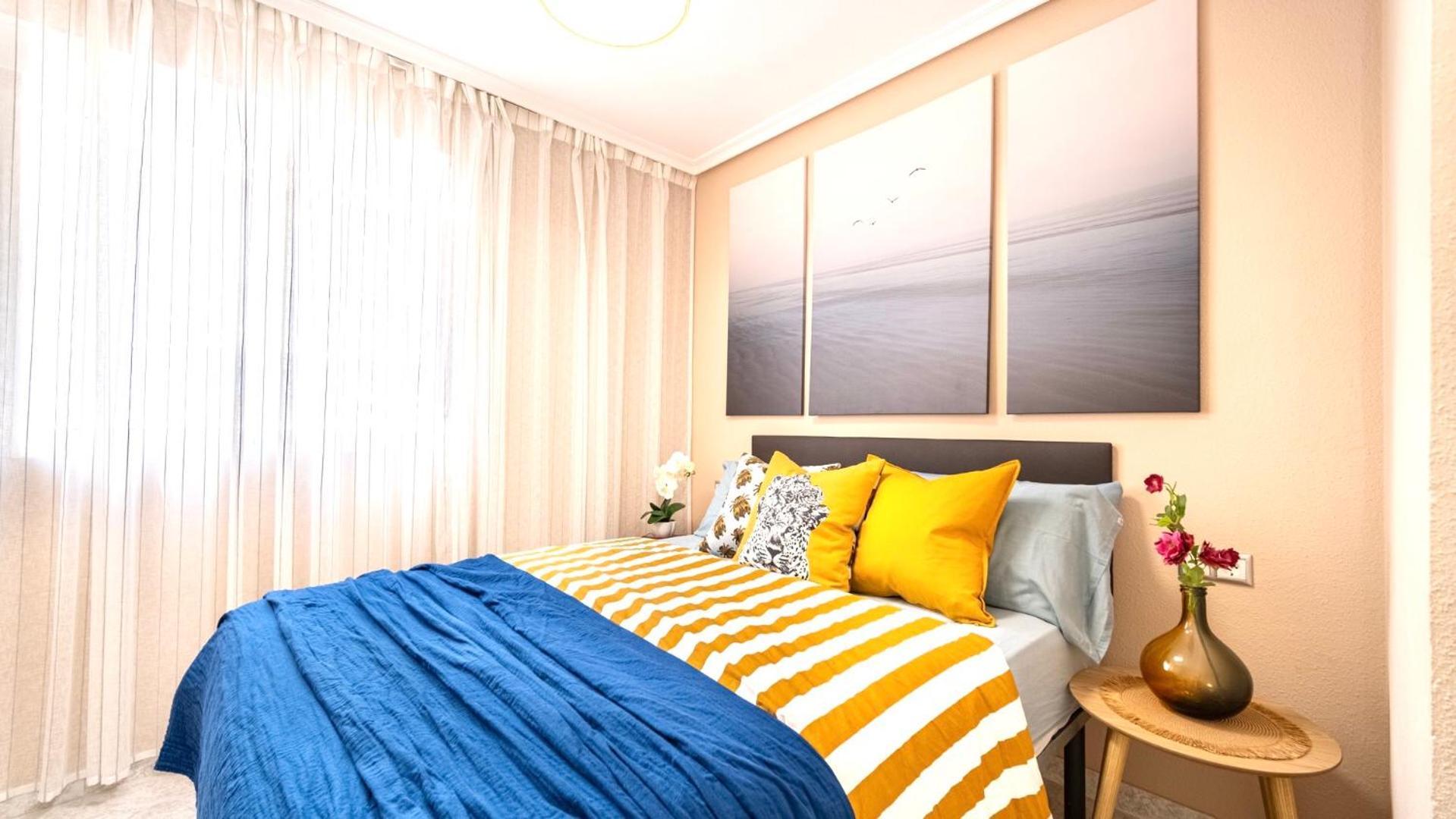Apartamento A 3 Minutos De La Playa Torrevieja Bagian luar foto