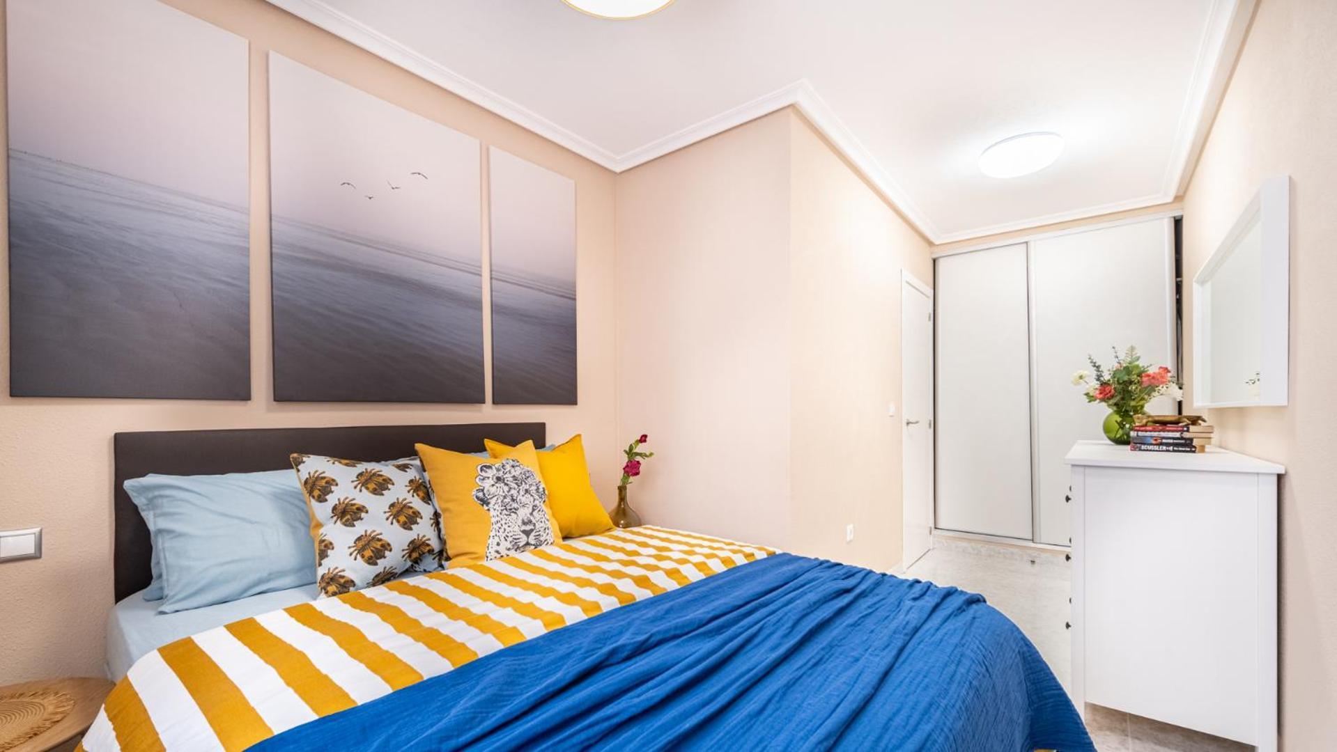 Apartamento A 3 Minutos De La Playa Torrevieja Bagian luar foto